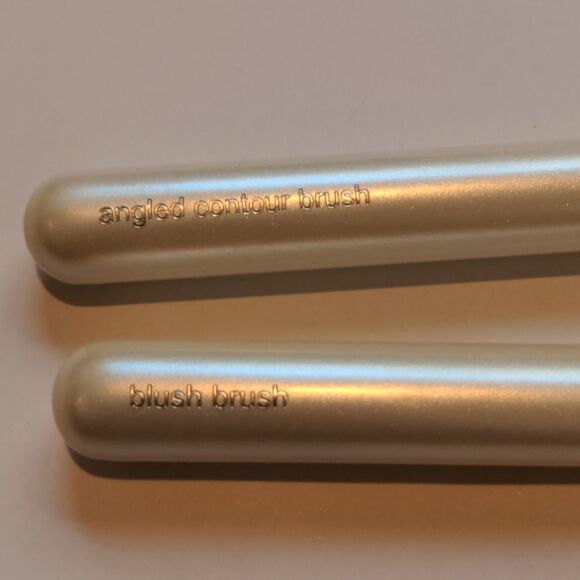 Bliss Makeup Brushes - Blush & Bronzer - Picture 2 of 3